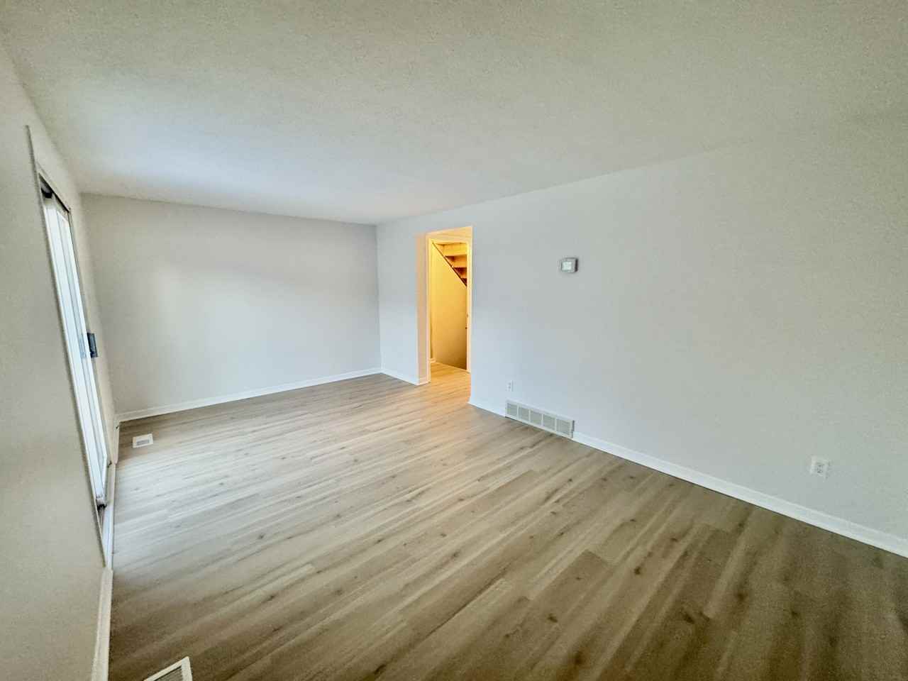 1466 Heatherington - Unit K - Photo 3 of 11