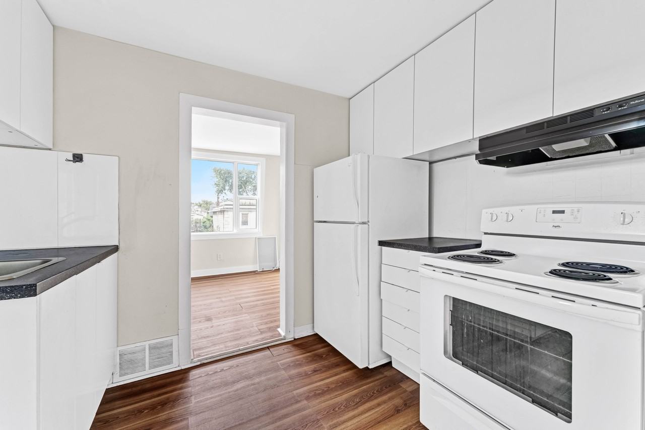 267 St-Jacques Street - Photo 4 of 8