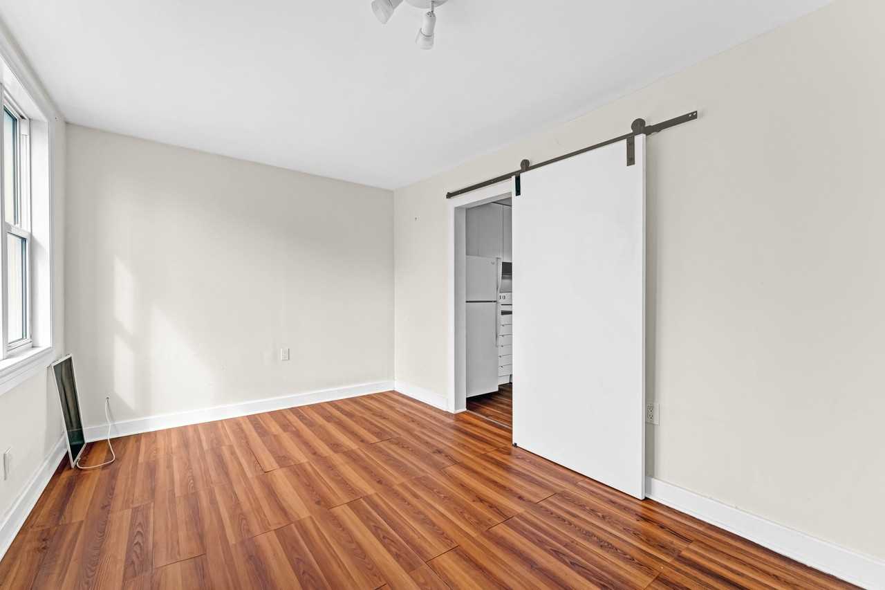 267 St-Jacques Street - Photo 7 of 8