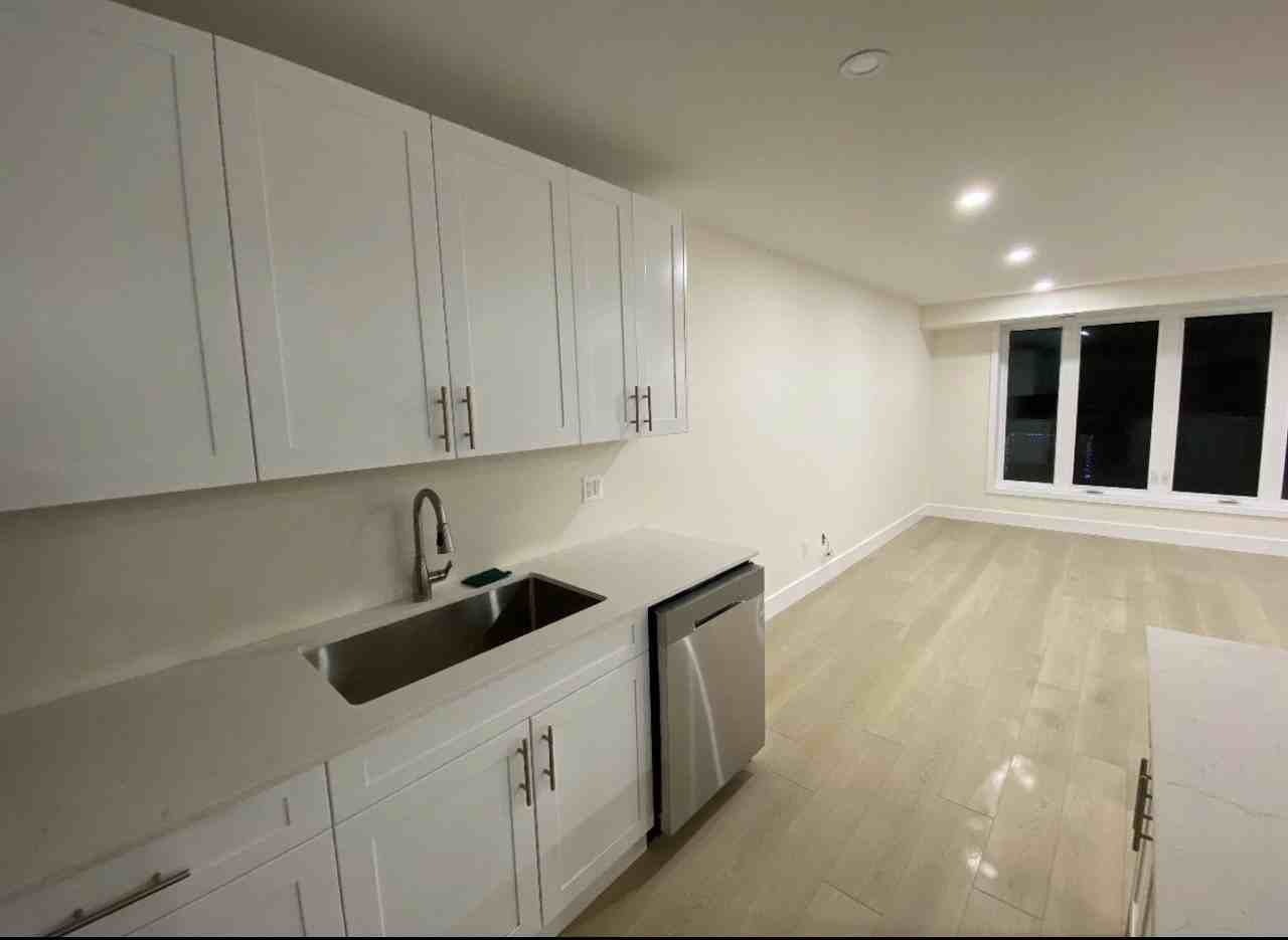 196 Britannia Rd - Photo 3 of 9