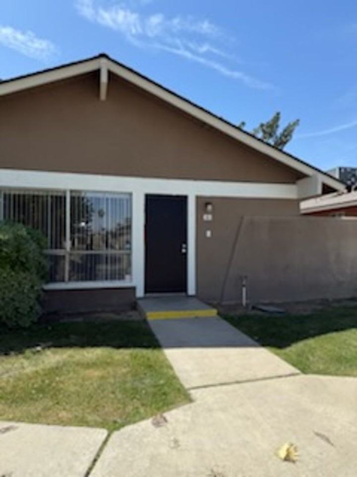 Autumn Glen Apartments - Photo 2 of 24