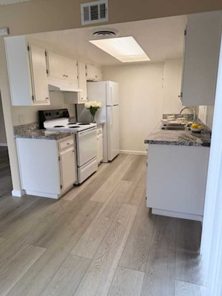 Autumn Glen Apartments - Photo 4 of 24