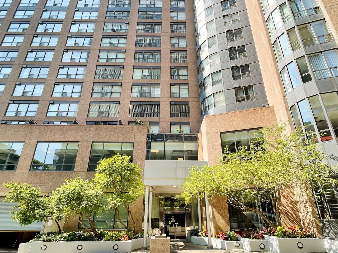 7 Carlton St - Photo 2 of 50