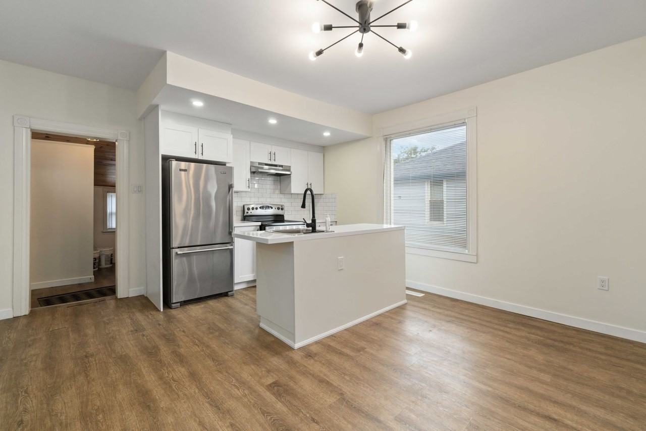 288 Queen St - Photo 3 of 24