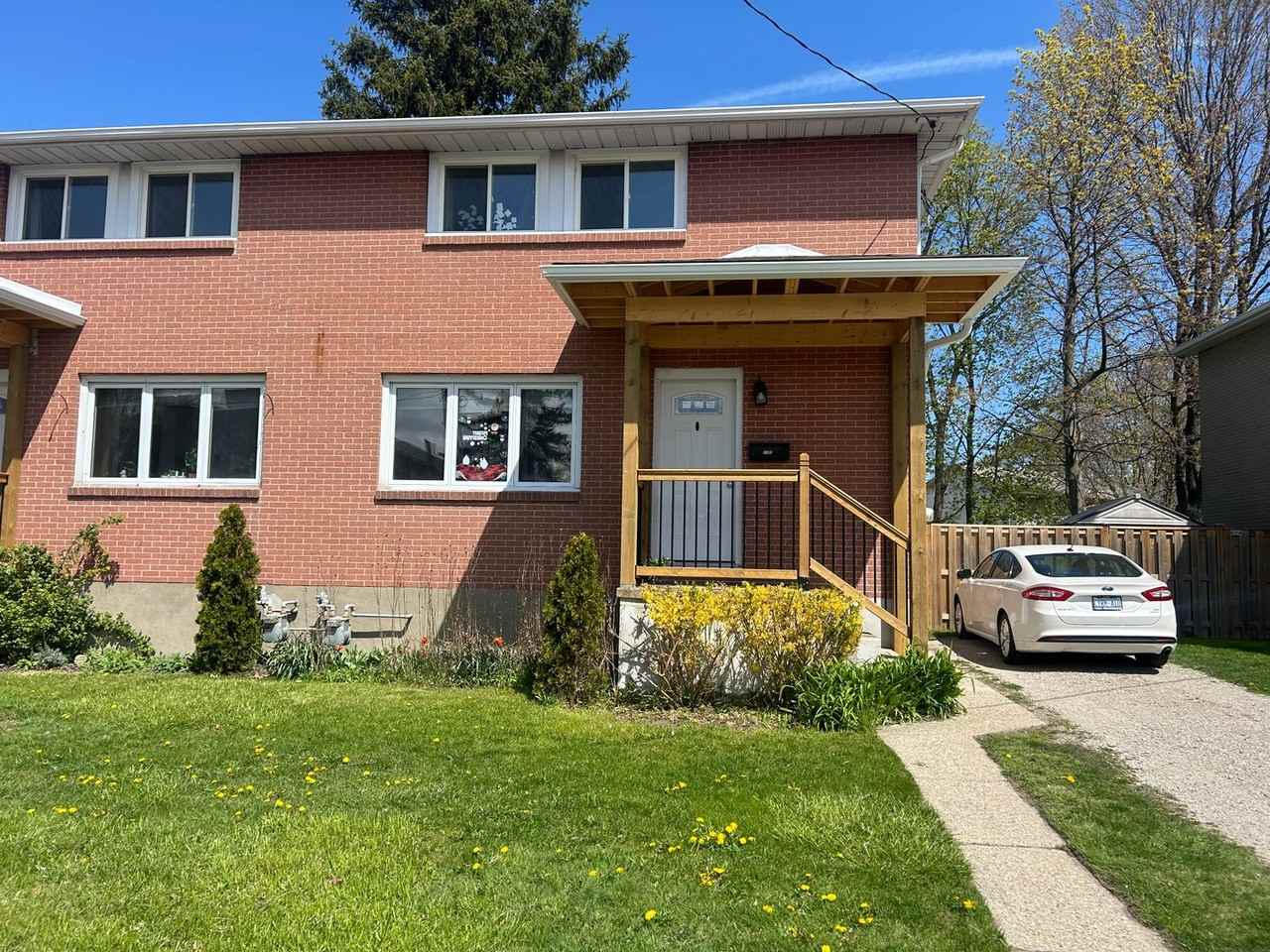 1102 Exmouth St - Photo 2 of 25