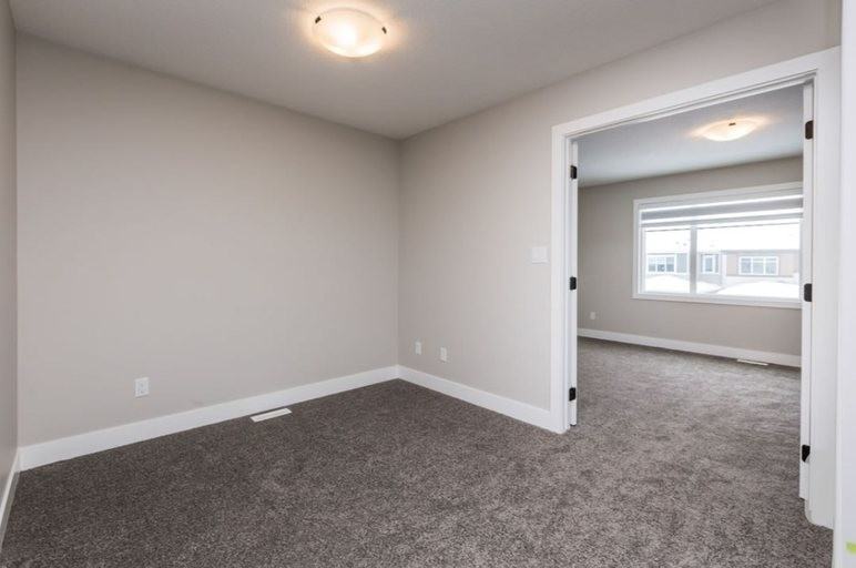 1000 Berg Pl - Photo 4 of 34