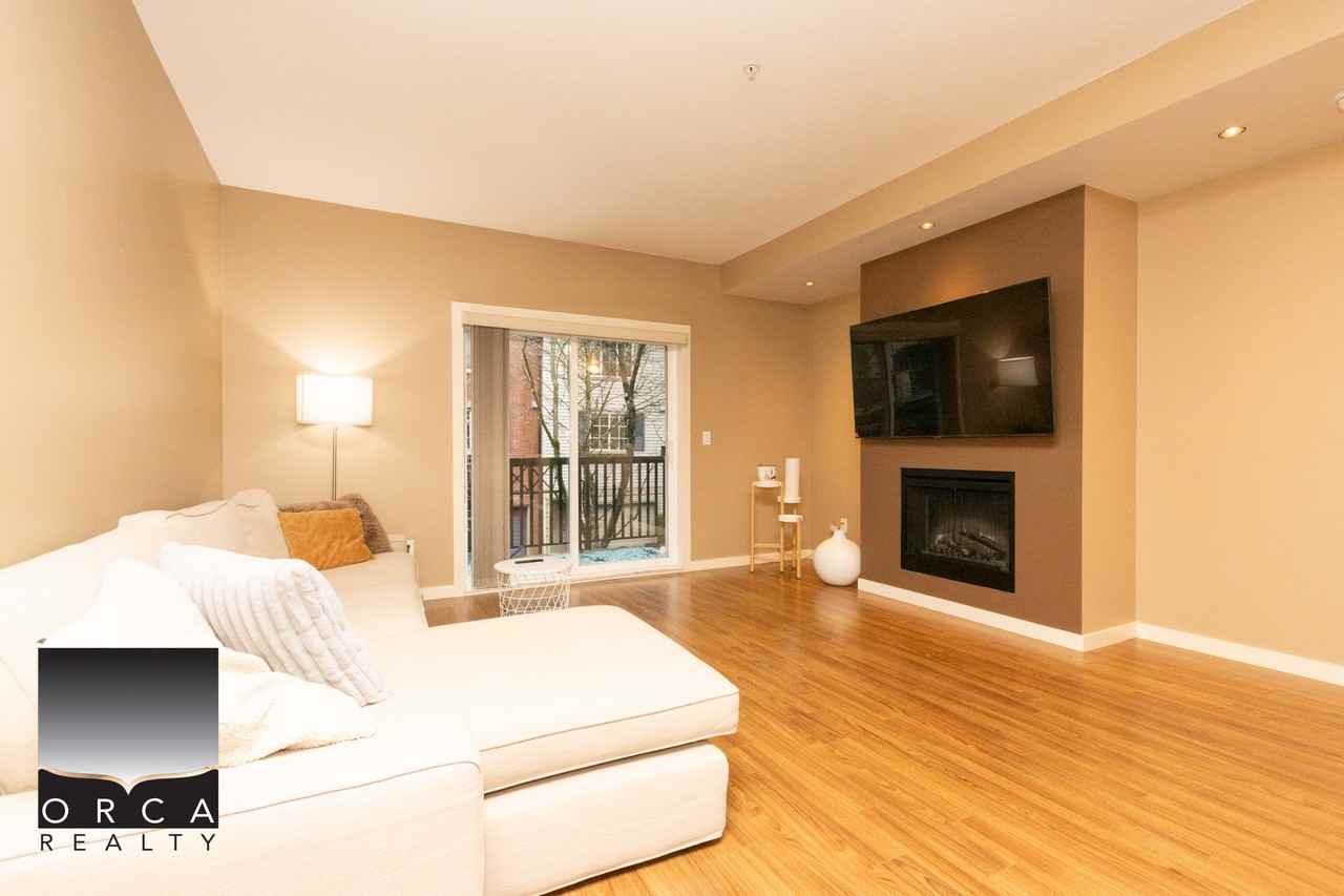 550 Apartment Building - Photo 3 of 28