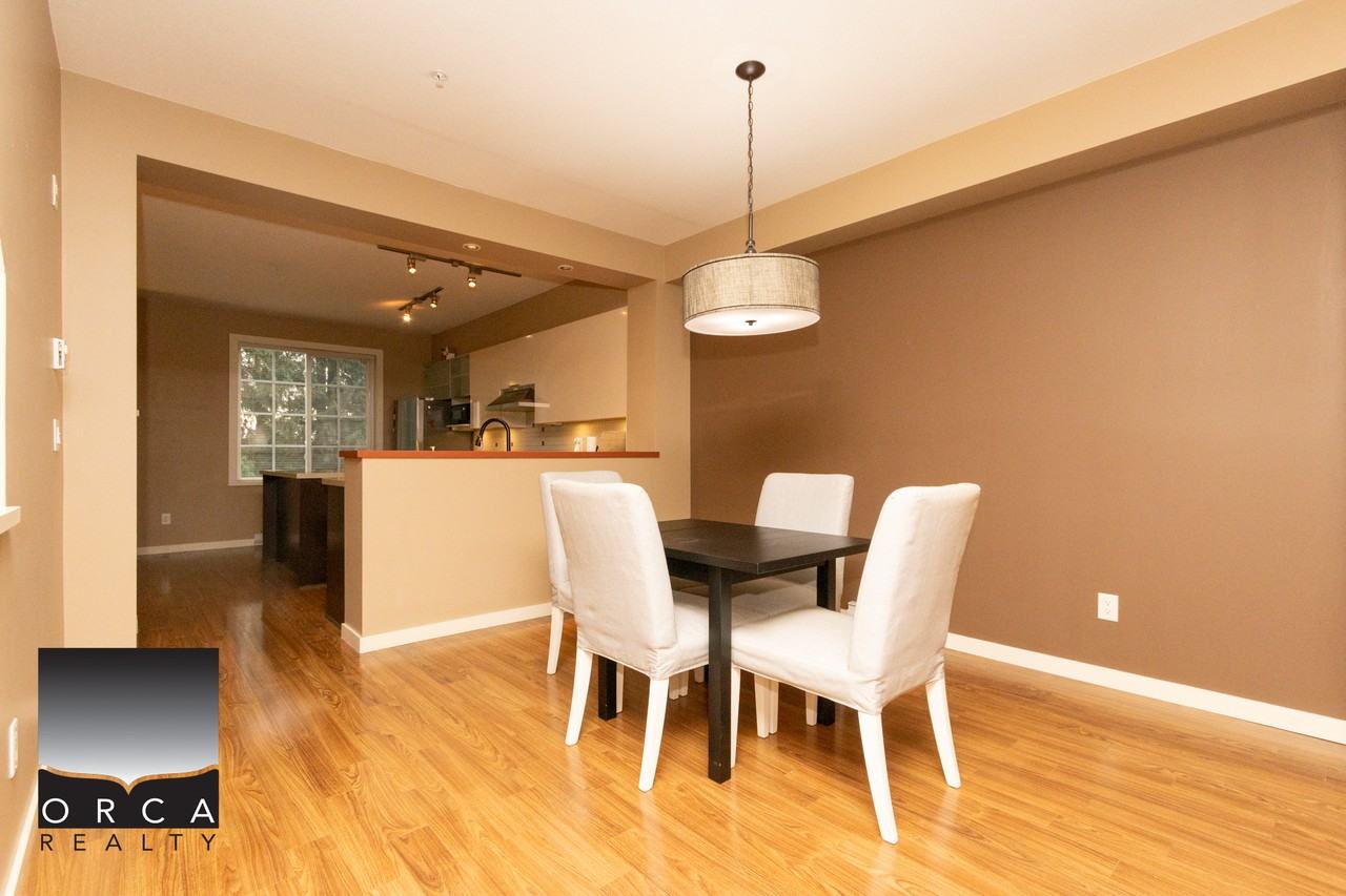 550 Apartment Building - Photo 7 of 28