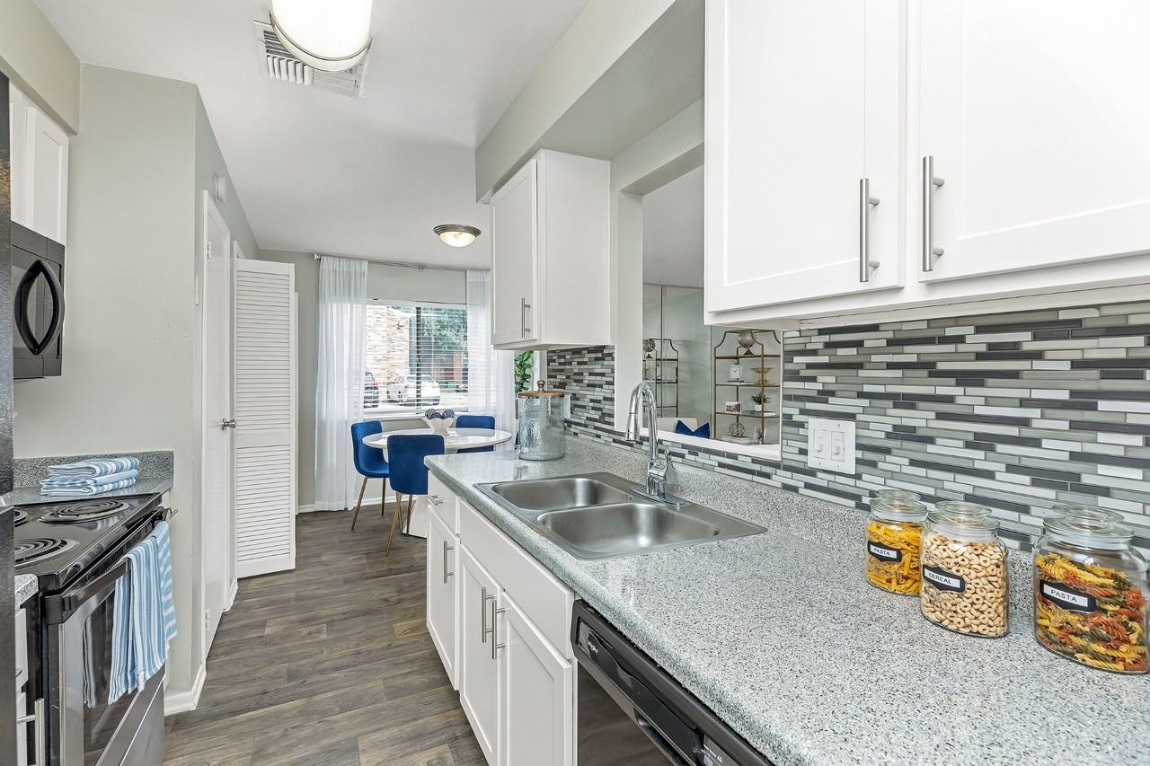 Barringer Square - Photo 5 of 46