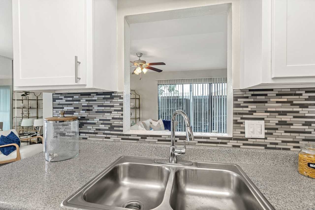 Barringer Square - Photo 7 of 46