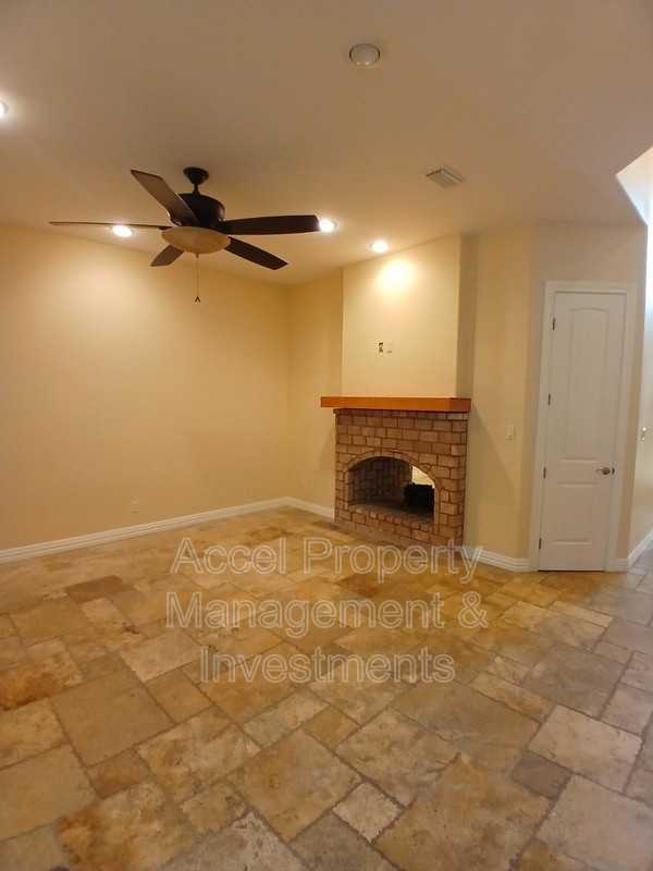 2423 W Hampton - Photo 4 of 37