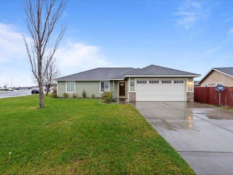 506 Manzanita Ln - Photo 3 of 19