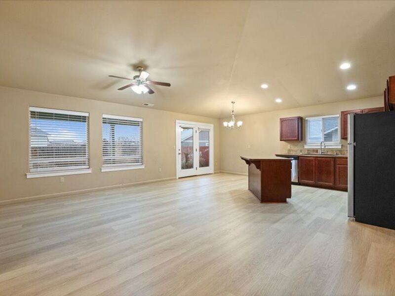 506 Manzanita Ln - Photo 4 of 19