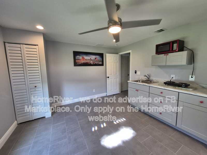 2450 Sw Cameo Blvd - Photo 3 of 14