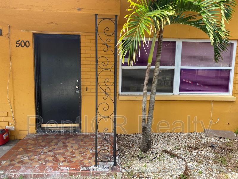 500 N Mars Ave - Photo 2 of 12