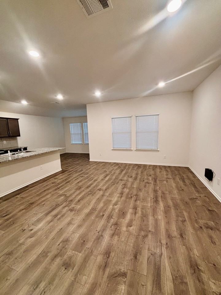 713 Meadow Creek Lane - Photo 2 of 12