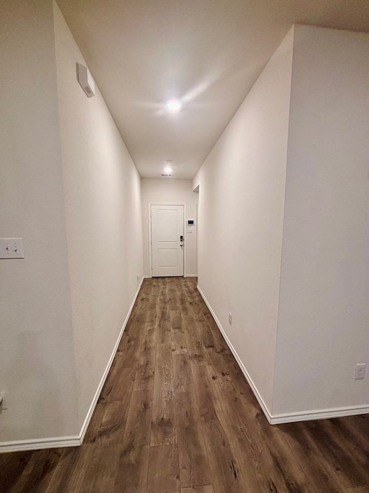 713 Meadow Creek Lane - Photo 6 of 12