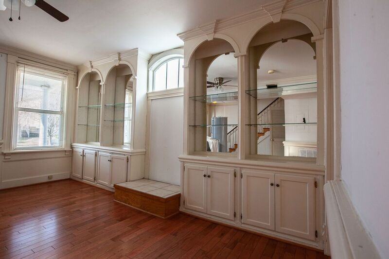 1405 Charles St - Photo 2 of 16