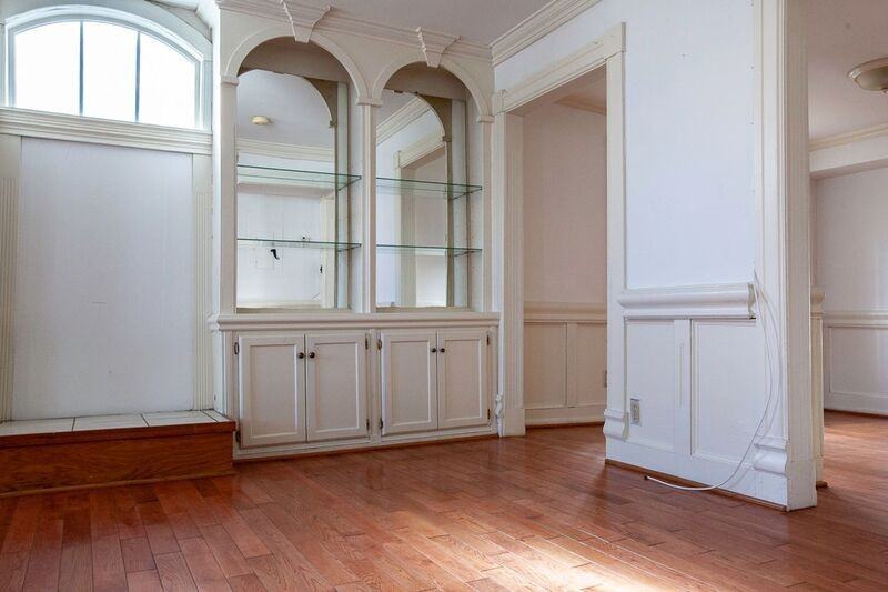 1405 Charles St - Photo 3 of 16