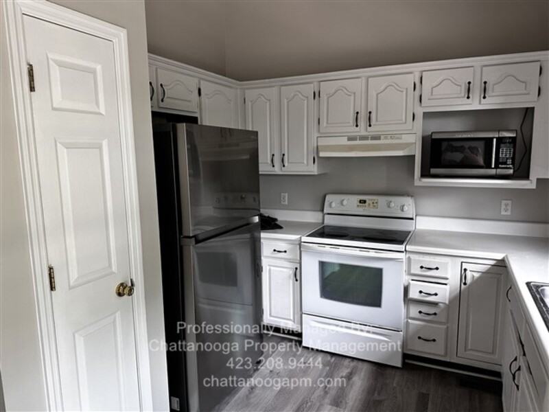 6815 Benwood Dr - Photo 3 of 24