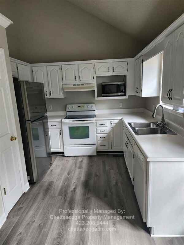 6815 Benwood Dr - Photo 4 of 24