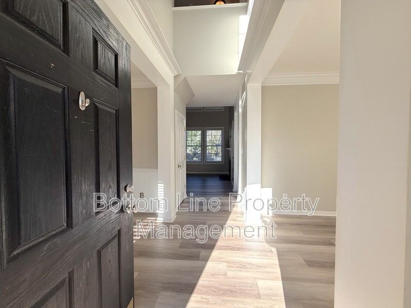 12430 Mcallister Park Dr - Photo 4 of 48