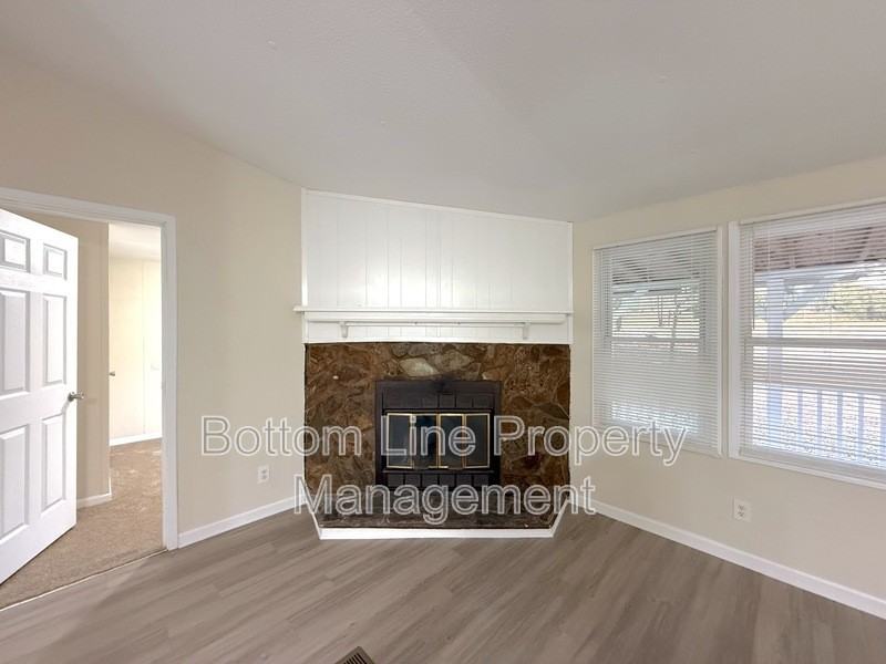 2400 Hart Rd - Photo 4 of 16