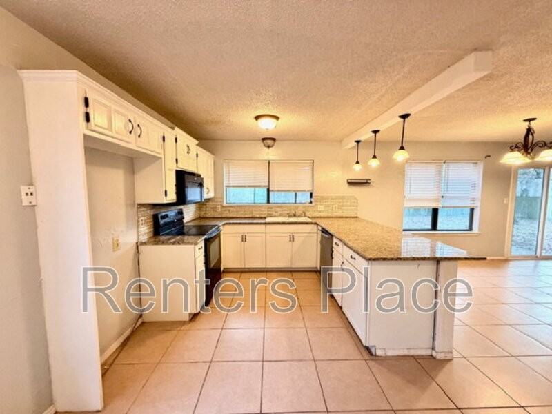 6824 E 95th St - Photo 3 of 19