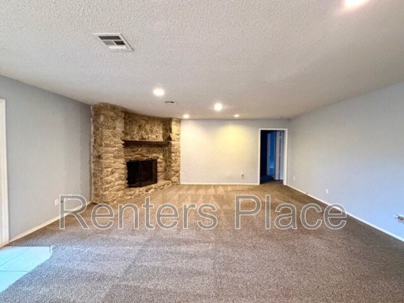 6824 E 95th St - Photo 5 of 19