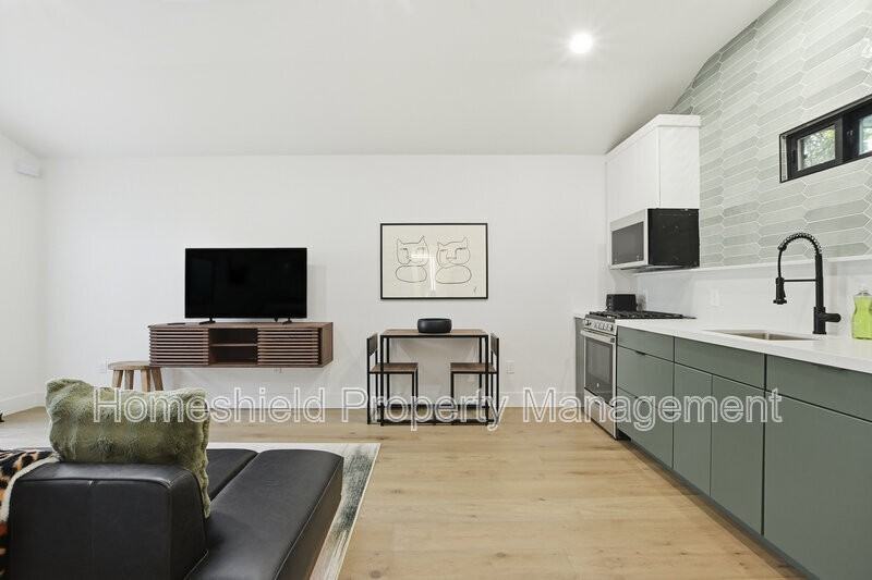 3704 Wilcox St #A - Photo 7 of 14