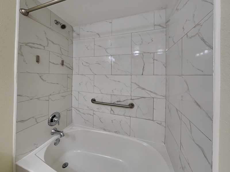 613 E 2nd St #101 - Photo 7 of 10