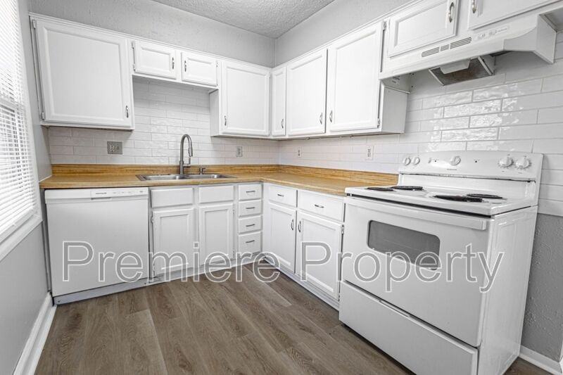 7600 E 50th St - Photo 5 of 14