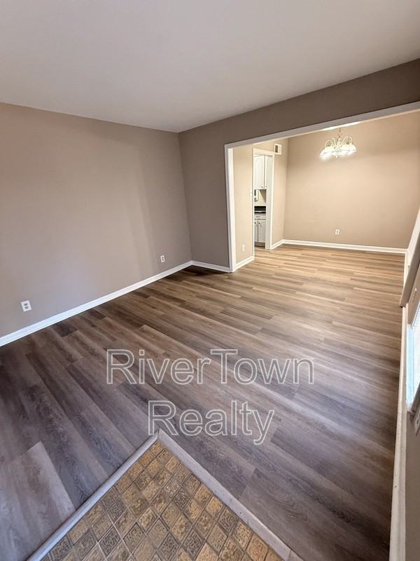 4987 Scenicwood Cv - Photo 4 of 18