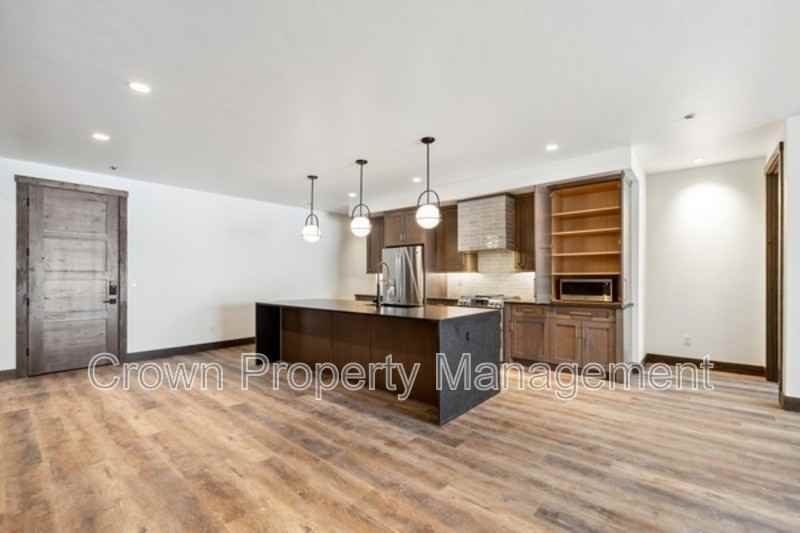 317 Akers Ln - Photo 3 of 50