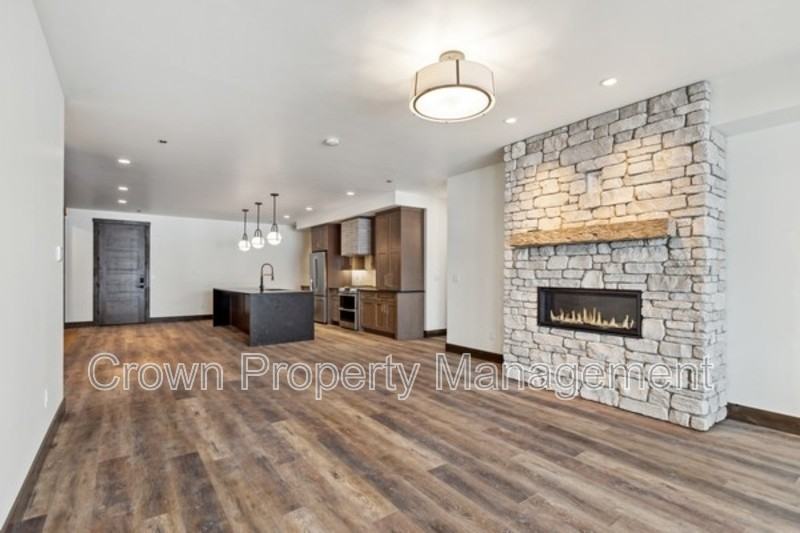 317 Akers Ln - Photo 7 of 50