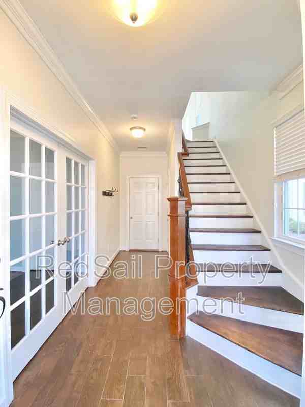 116 Peyton Randolph Dr - Photo 2 of 26