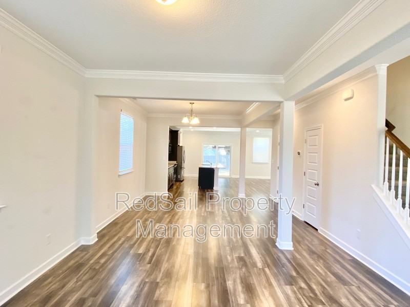 2758 Mckann Ave - Photo 4 of 25