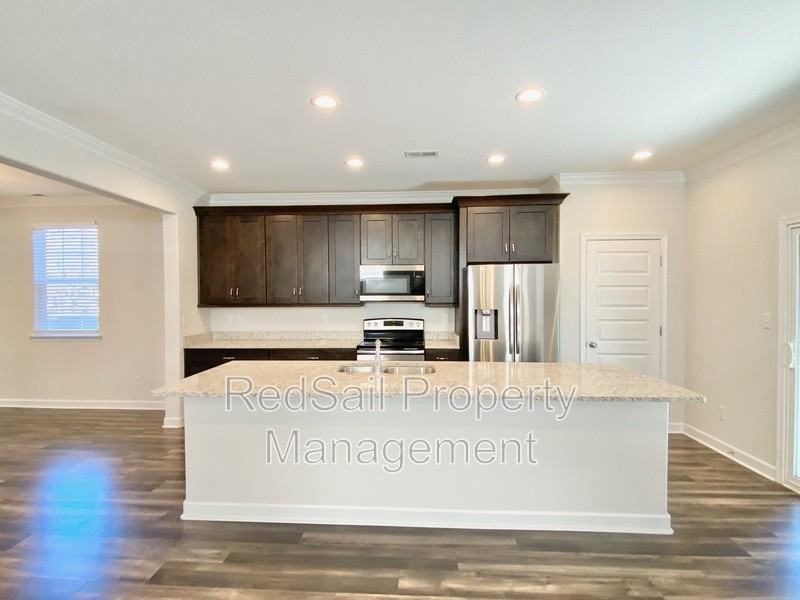 2758 Mckann Ave - Photo 6 of 25