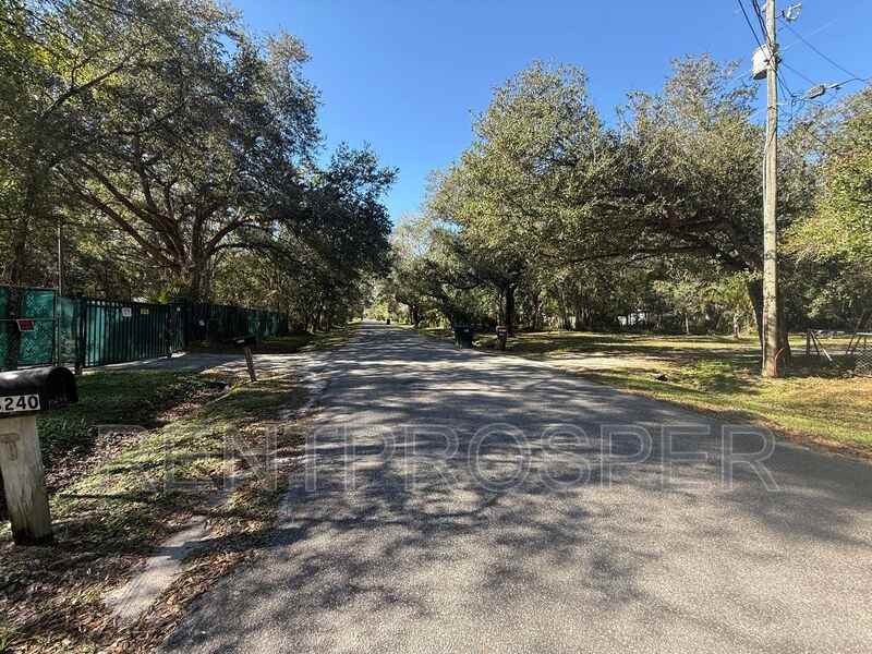 18240 Lynbrook Rd - Photo 2 of 29