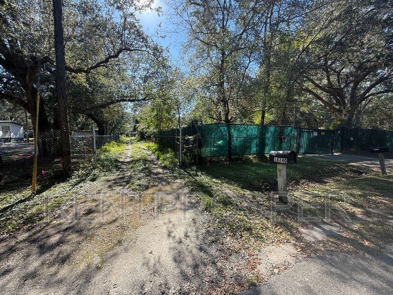 18240 Lynbrook Rd - Photo 3 of 29