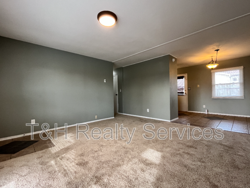 608 Iroquois Dr - Photo 6 of 22