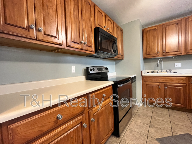 608 Iroquois Dr - Photo 7 of 22