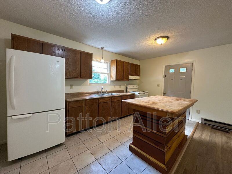 74 Buffalo St - Photo 4 of 29