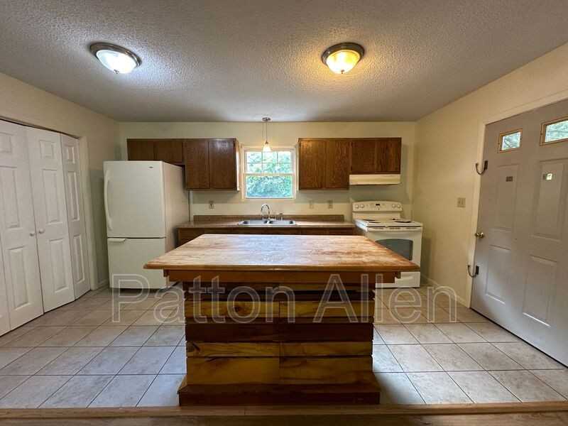 74 Buffalo St - Photo 5 of 29