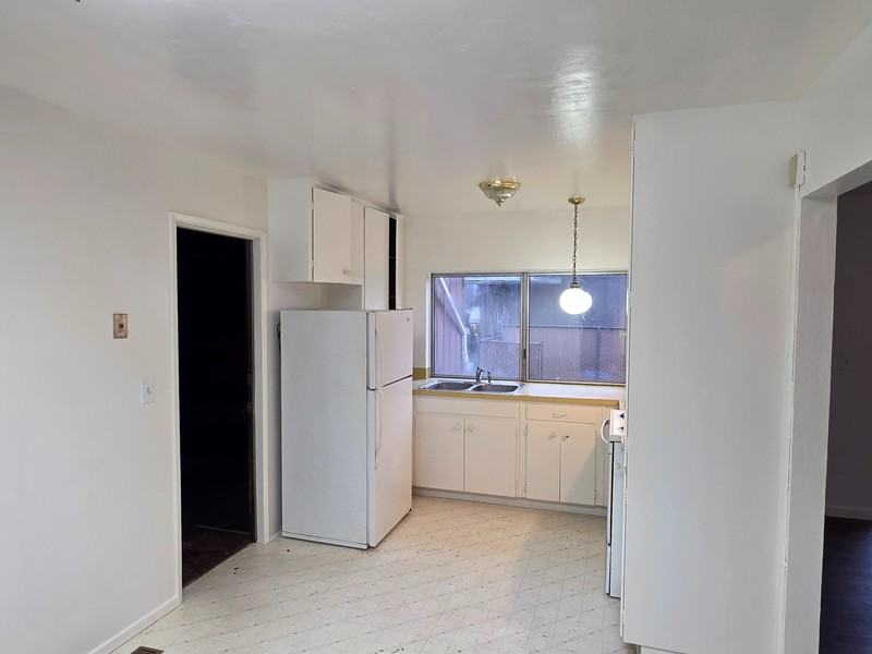 231 Hawthorne St - Photo 6 of 15