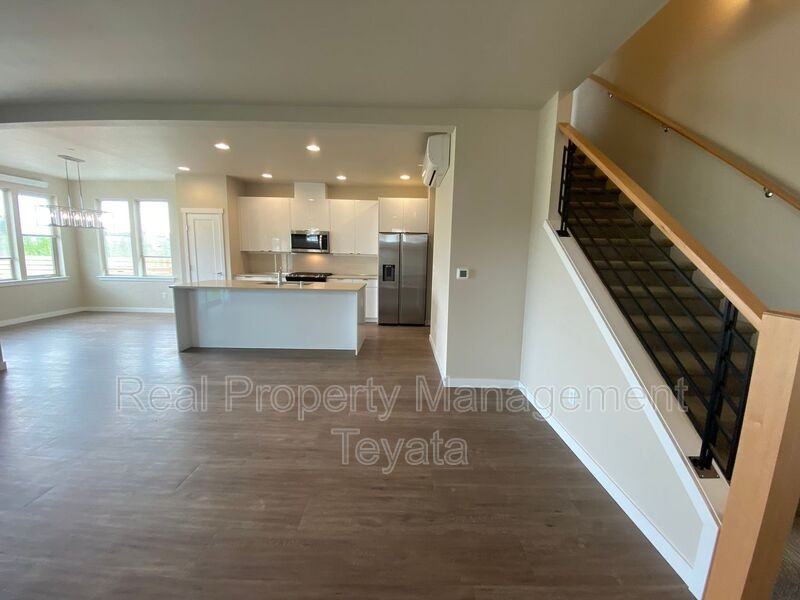 809 Northview St - Photo 7 of 43