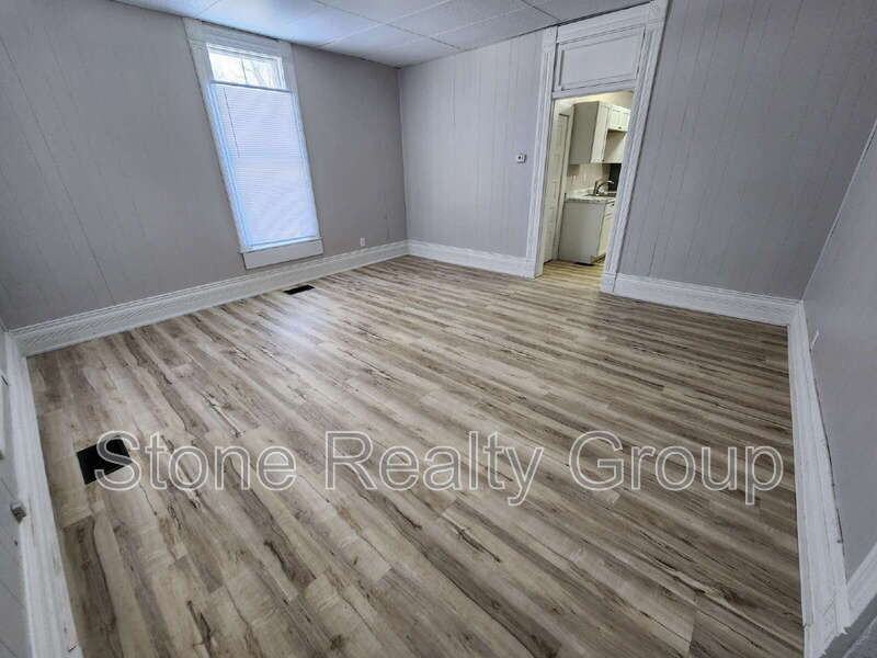 1515 Chase St - Photo 2 of 10