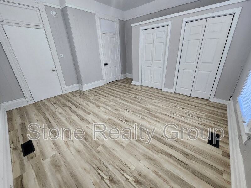 1515 Chase St - Photo 6 of 10