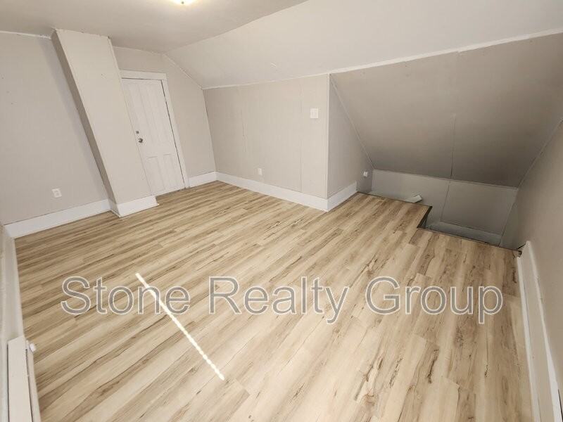 1515 Chase St - Photo 7 of 10