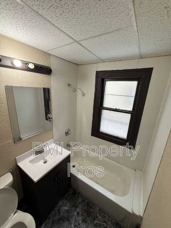 2320 N 44th St - Photo 6 of 13